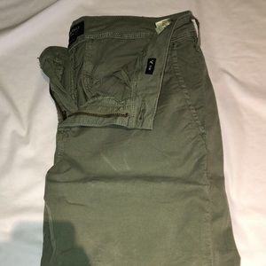 Slim straight green American eagle pant khaki